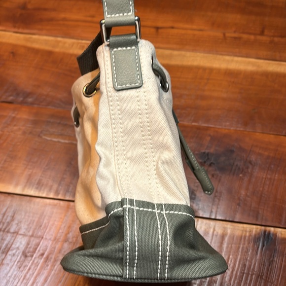 Brand new, still in the packaging! Lands End Canvas Bucket Tote - Picture 6 of 10